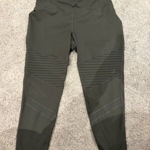 Old navy elevate Army green Leggings with Ribbed Detail